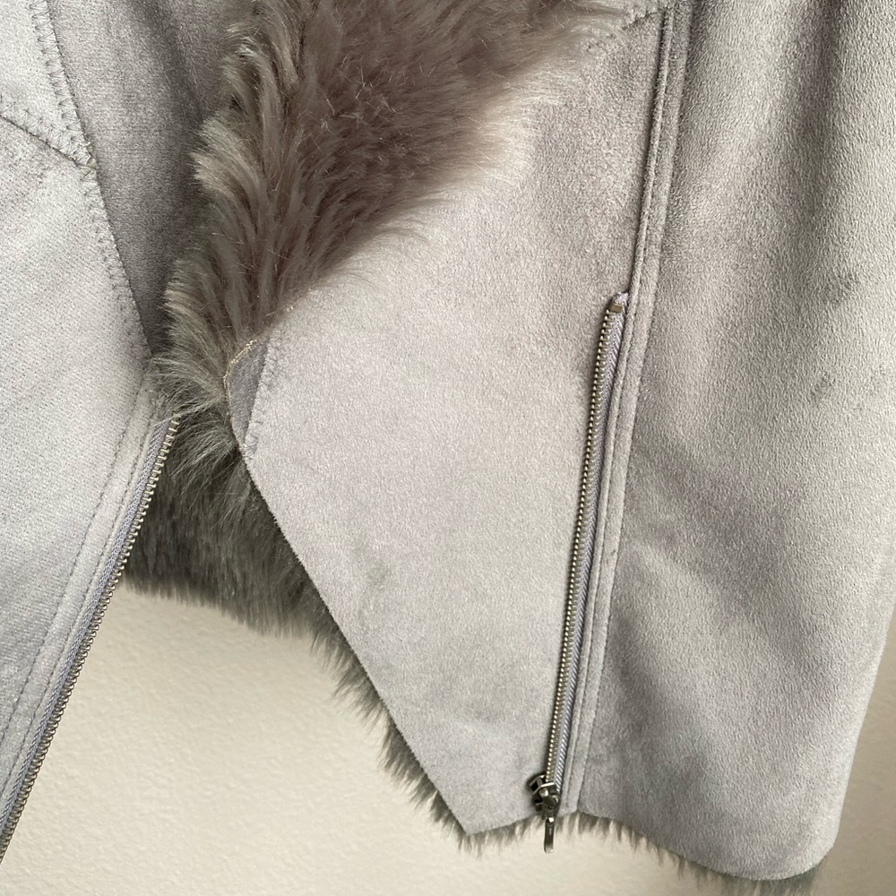 Sabine Women’s Vest Gray Faux Fun Lining Size Medium Faux Suede‎ - Picture 3 of 6